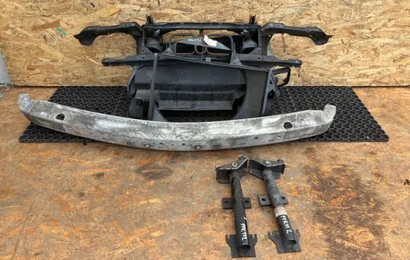 BMW 5 E34 Radiator support slam panel