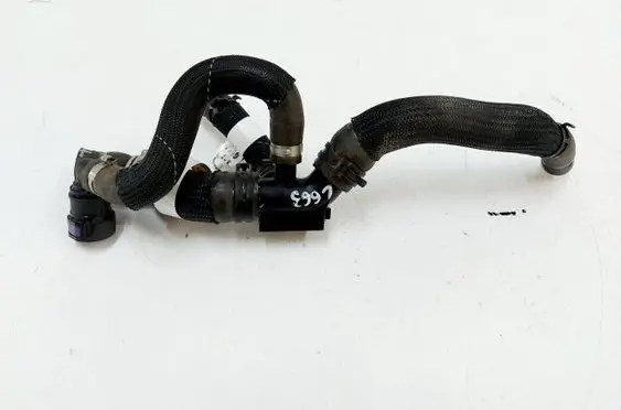 Engine coolant pipe/hose