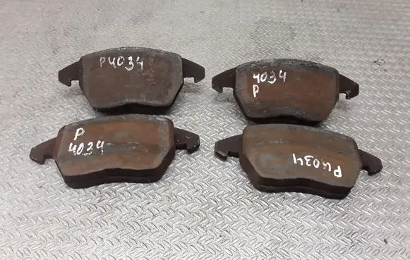Volkswagen PASSAT B6 Brake pads (front) 