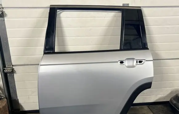 Jeep Grand Cherokee WL Rear door