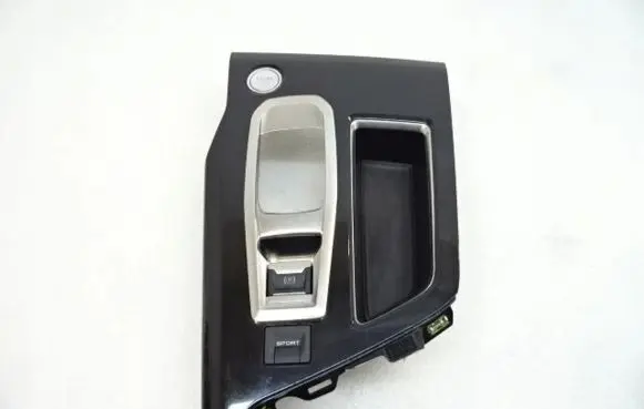 Peugeot 3008 II Centre console side trim front 9815049277