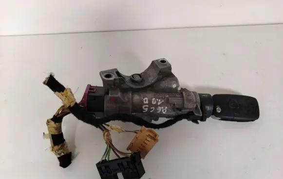 Audi A6 S6 C5 4B Ignition lock 4B0905851C
