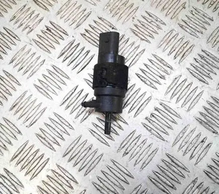 Audi A4 S4 B9 8W Windscreen/windshield washer pump 8K5955647