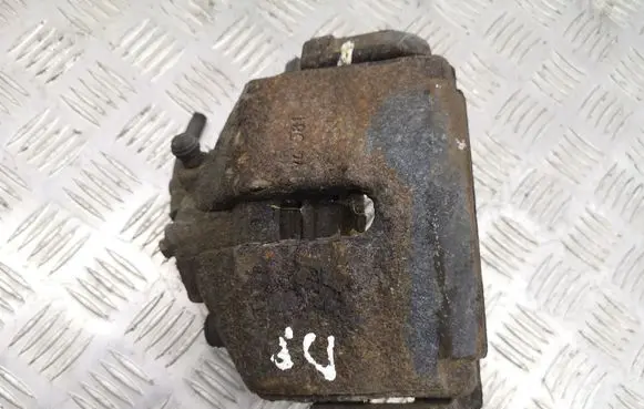 Volkswagen PASSAT B6 Front brake caliper