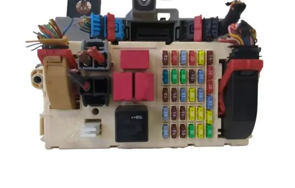 Alfa Romeo 159 Fuse module 50510082 NPL93991 501210970010