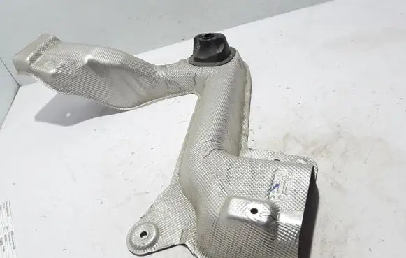 Renault Clio V Exhaust heat shield 747613641R