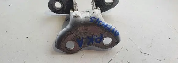 Toyota Avensis T270 Front door lower hinge 