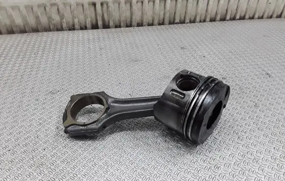 Mercedes-Benz ML W163 Piston with connecting rod