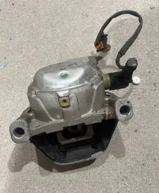 Audi A7 S7 4G Engine mount bracket