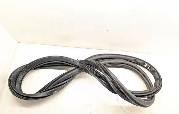 Volvo V60 Rear door rubber seal (on body) 32229227