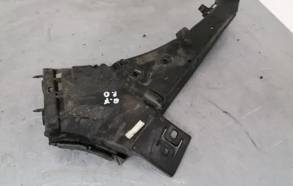 Audi Q7 4L Front bumper mounting bracket 4L0807284