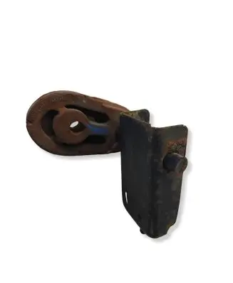 Jeep Grand Cherokee Muffler mount bracket/holder 05103520AB