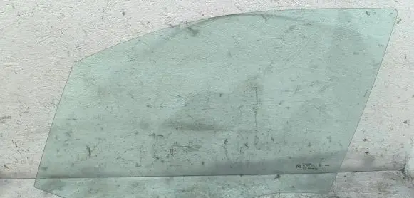 Citroen C4 II Front door window glass four-door
