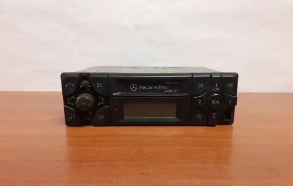 Mercedes-Benz E W210 CD/DVD changer A2108200986 7037