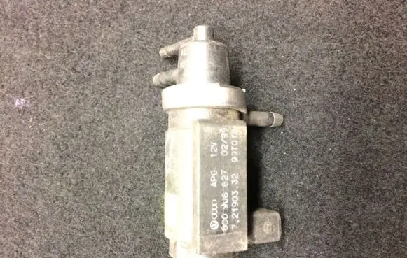 Volkswagen PASSAT B3 Turbo solenoid valve 8D0906627