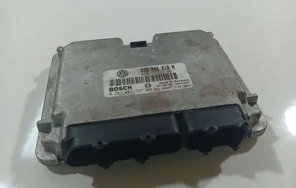 Volkswagen PASSAT B5 Engine control unit/module 038906018N