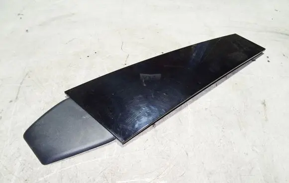 BMW 5 GT F07 (B) pillar trim (top)
