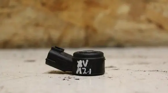 Subaru XV I Detonation knock sensor 