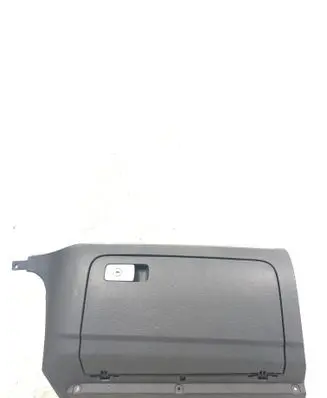 Volkswagen Golf V Glove box