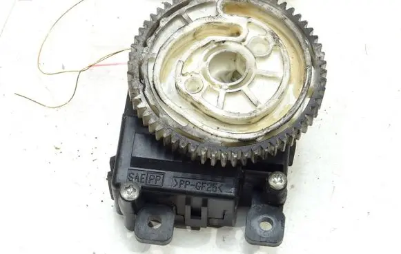 Toyota Highlander XU40 Air flap motor/actuator 0638001030