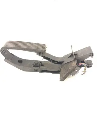 Mercedes-Benz E W211 Accelerator throttle pedal A2113000404