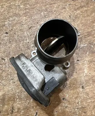 BMW 3 E90 E91 Throttle valve 7804373