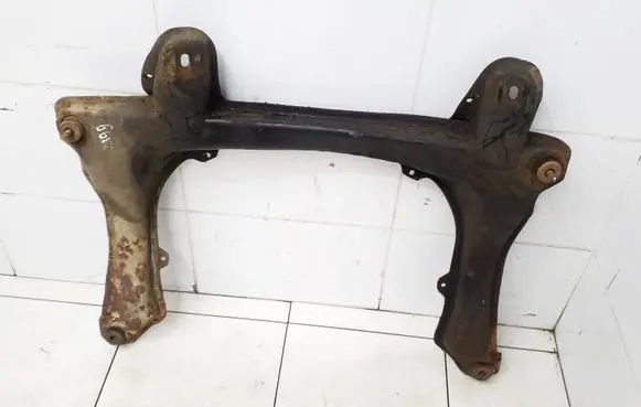 Volkswagen PASSAT B2 Front subframe