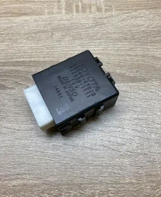 Toyota Prius (XW30) Window wiper relay 8594047020 4230001111
