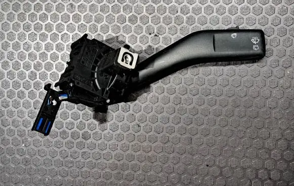 Volkswagen Golf Plus Wiper control stalk 1K0953519 01203504 20350462645787