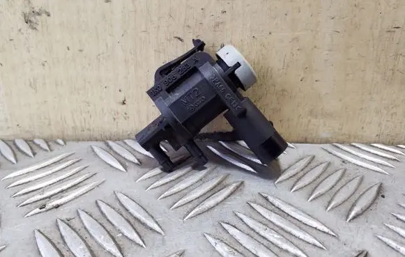 Volkswagen Golf VI Turbo solenoid valve 1K0906283A