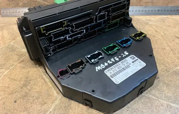 Mercedes-Benz SLK R172 SAM control unit A2129007324