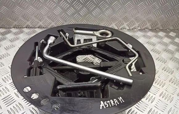 Opel Astra H Spare wheel section trim 46849214