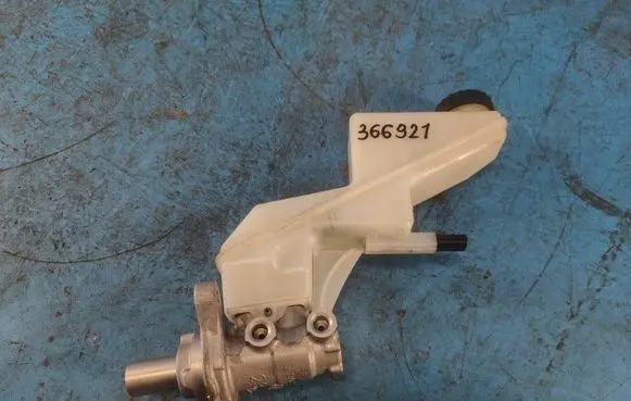 Nissan X-Trail T33 Master brake cylinder 460106RR0A