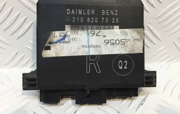Mercedes-Benz E W210 Door control unit/module 2108207626