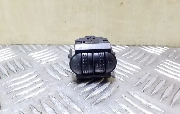 Volkswagen PASSAT B5.5 Headlight level height control switch 3B0941333C