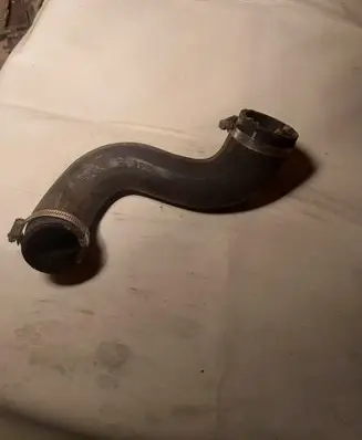 Coolant pipe/hose