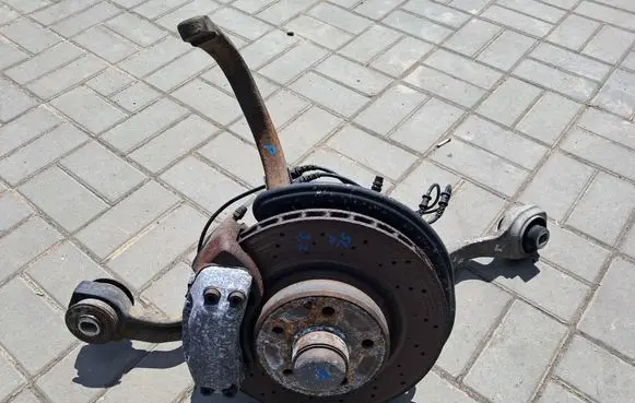 Mercedes-Benz SL R230 Front wheel hub spindle knuckle SRr230zwrotnicaR