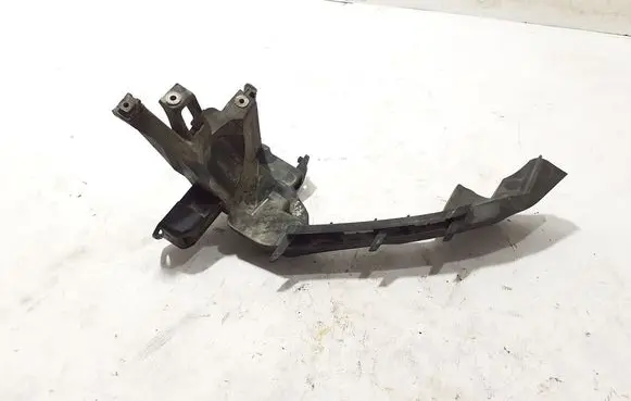 Audi Q5 SQ5 Headlight/headlamp mounting bracket 80A805607B