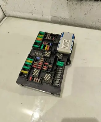 BMW M8 F91 F92 G14 G15 Fuse module P00127005AQ 8713127