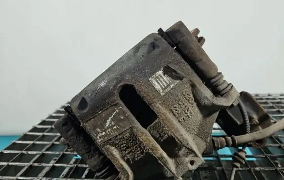 Peugeot 2008 I Front brake caliper IMPRK1373005