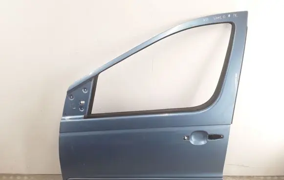 Mercedes-Benz Vaneo W414 Front door