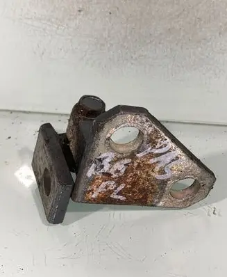 Volkswagen PASSAT B6 Front door upper hinge