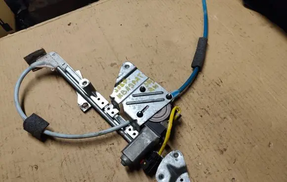 Jeep Cherokee XJ Rear door window regulator with motor