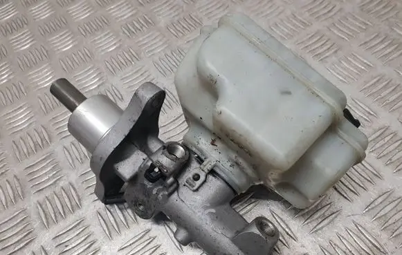 Seat Leon (1P) Master brake cylinder 03350886351