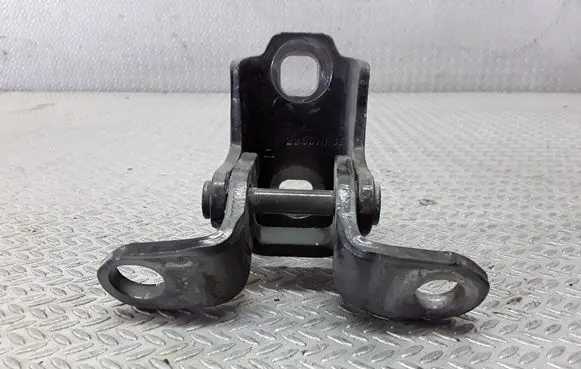 Saab 9-3 Ver2 Front door lower hinge 
