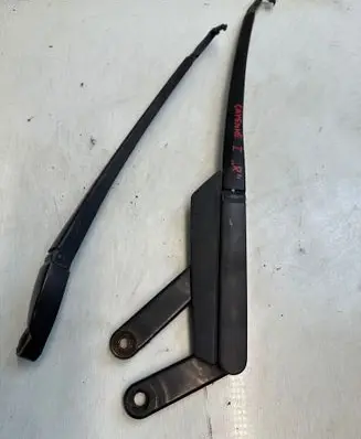 Porsche Cayenne (9PA) Front wiper blade arm