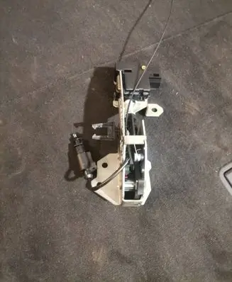 Volkswagen Touareg I Tailgate lock latch 7L0827506E