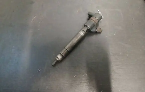 Fuel injector