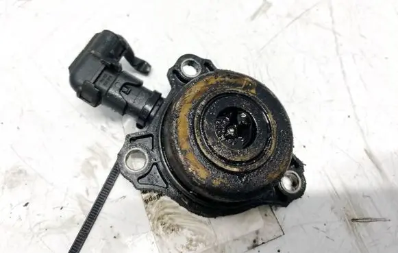 Mercedes-Benz CLS C219 Camshaft vanos timing valve A2720510077