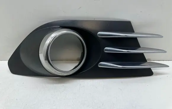 Peugeot 5008 Front fog light trim/grill C04626091